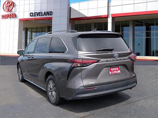 Predawn Gray Mica 2021 Toyota Sienna XLE 8 Passenger