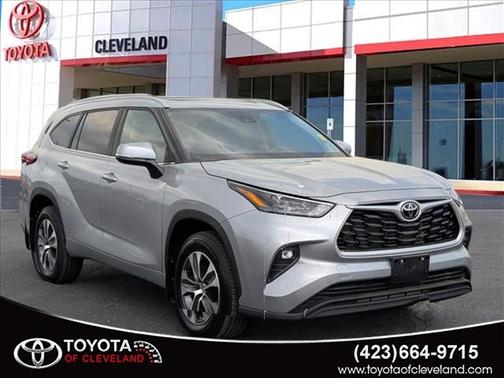 Celestial Silver Metallic 2023 Toyota Highlander XLE