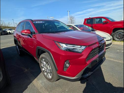 2025 Toyota RAV4 XLE Premium