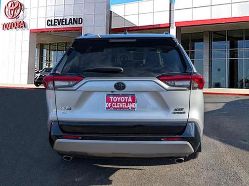 2024 Toyota RAV4 Hybrid SE