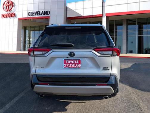 2024 Toyota RAV4 Hybrid SE