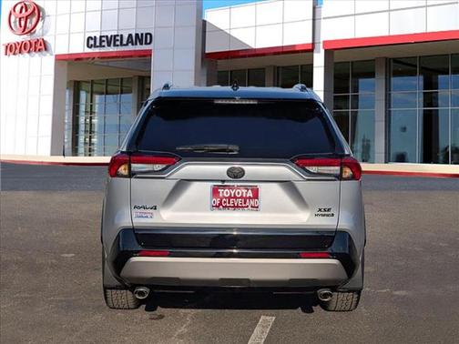 2024 Toyota RAV4 Hybrid SE