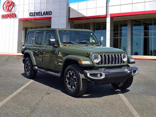 2024 Jeep Wrangler 4-Door Sahara 4x4