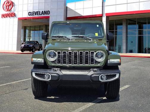 2024 Jeep Wrangler 4-Door Sahara 4x4