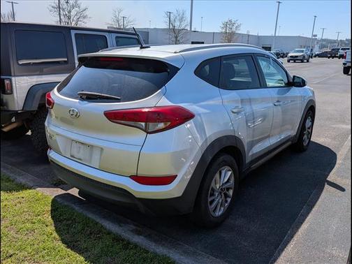 2016 Hyundai TUCSON SE