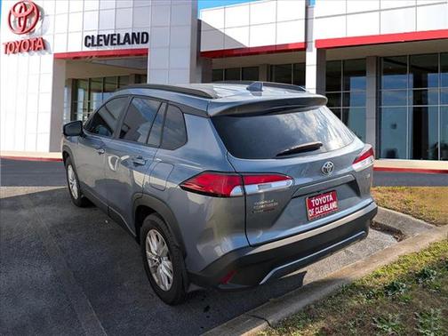 2024 Toyota Corolla Cross LE