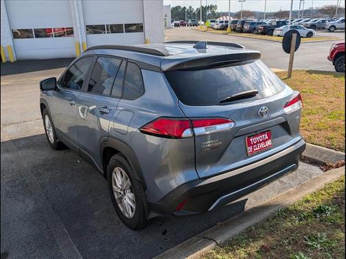 2024 Toyota Corolla Cross LE