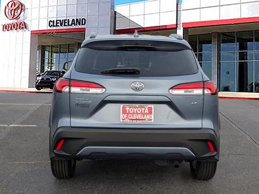 2024 Toyota Corolla Cross LE