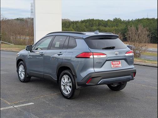 2024 Toyota Corolla Cross LE