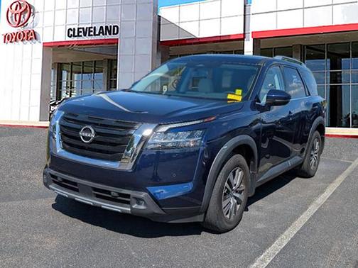 2022 Nissan Pathfinder SL 4WD