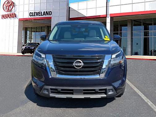 2022 Nissan Pathfinder SL 4WD