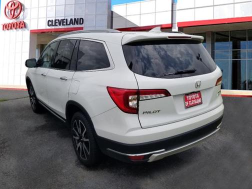 2022 Honda Pilot Touring 8-Passenger
