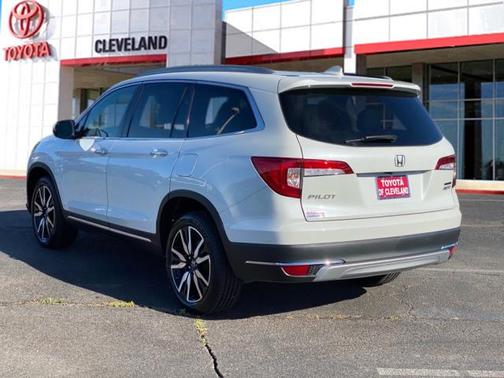 2022 Honda Pilot Touring 8-Passenger