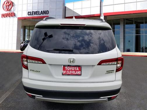 2022 Honda Pilot Touring 8-Passenger