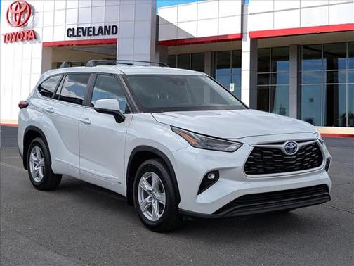 Wind Chill Pearl 2023 Toyota Highlander Hybrid LE