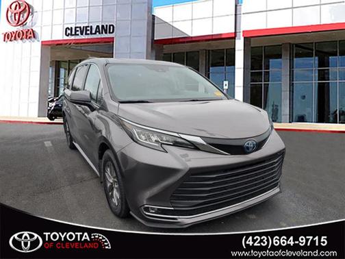 2023 Toyota Sienna XLE