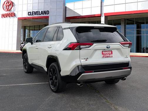 2022 Toyota RAV4 Hybrid SE