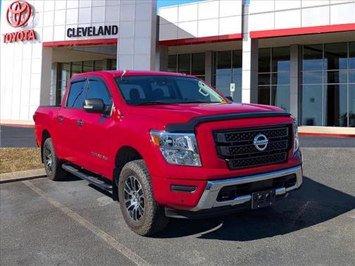 2020 Nissan Titan SV