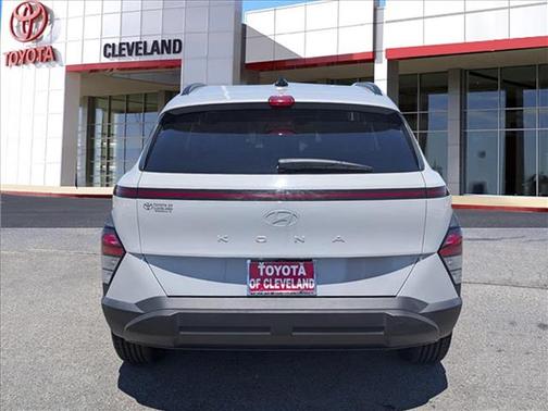 Cyber Gray Metallic 2024 Hyundai KONA SEL