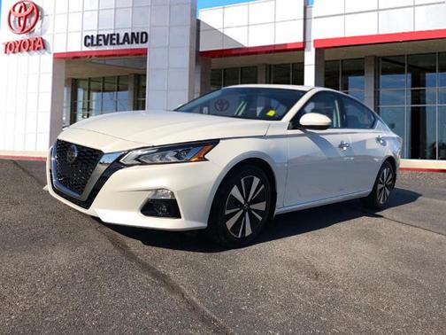 Photo 4 of 20 of 2022 Nissan Altima 2.5 SL