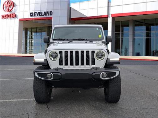 Bright White Clearcoat 2020 Jeep Gladiator Overland