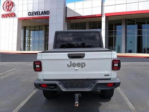 Bright White Clearcoat 2020 Jeep Gladiator Overland