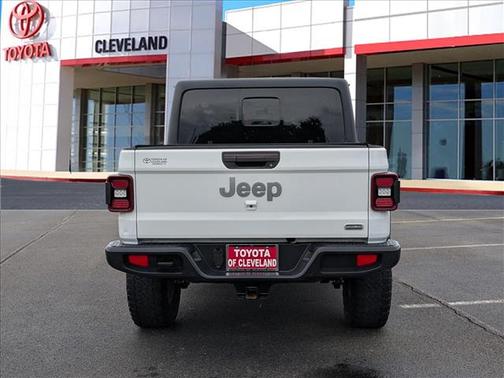 Bright White Clearcoat 2020 Jeep Gladiator Overland