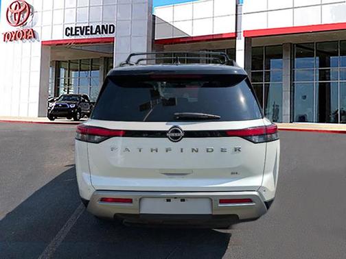 2023 Nissan Pathfinder SL FWD