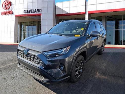 2022 Toyota RAV4 Hybrid SE