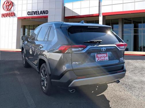 2022 Toyota RAV4 Hybrid SE