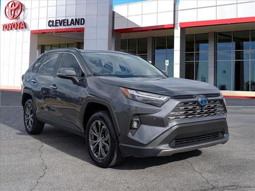 2022 Toyota RAV4 Hybrid SE