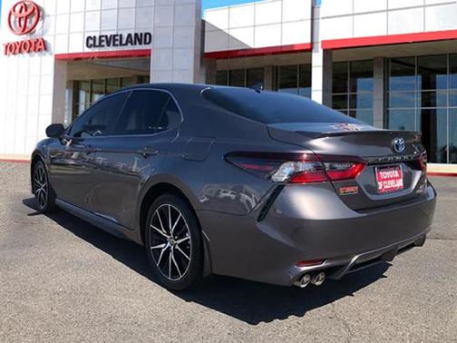 2024 Toyota Camry Hybrid SE