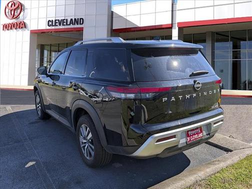 2025 Nissan Pathfinder SL 4WD