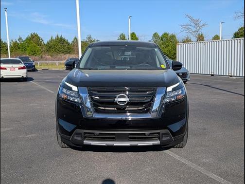 2025 Nissan Pathfinder SL 4WD