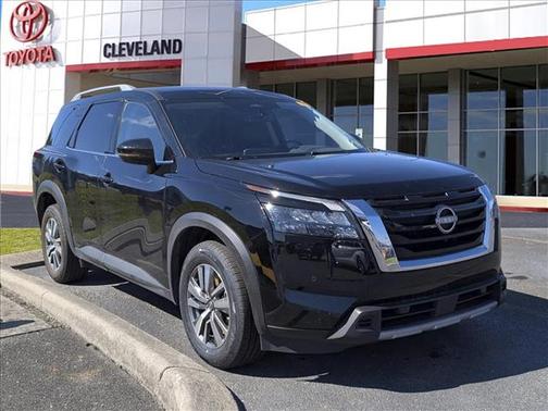 2025 Nissan Pathfinder SL 4WD