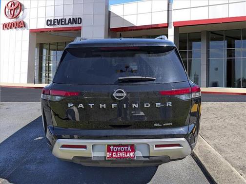 2025 Nissan Pathfinder SL 4WD