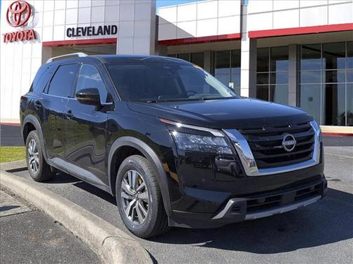 2025 Nissan Pathfinder SL 4WD