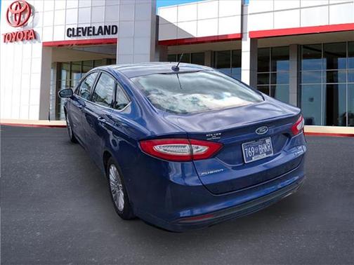 2016 Ford Fusion Hybrid SE