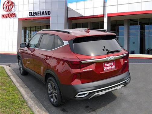 Mars Orange 2023 Kia Seltos S