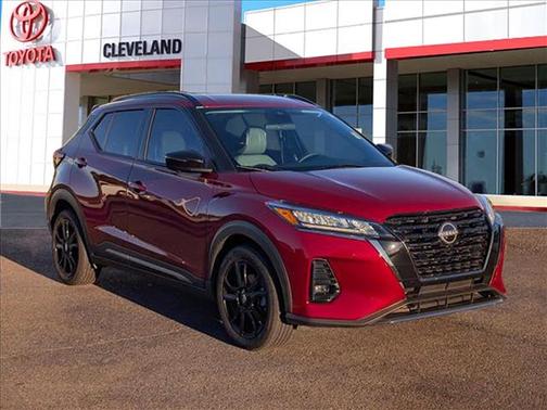 2023 Nissan Kicks SR