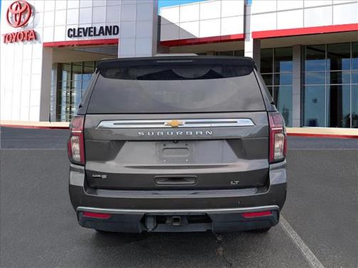 Graywood Metallic 2021 Chevrolet Suburban LT