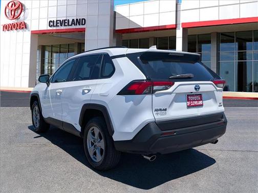 Ice Cap 2024 Toyota RAV4 Hybrid XLE