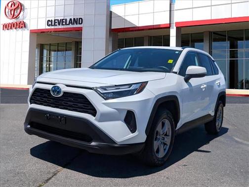Ice Cap 2024 Toyota RAV4 Hybrid XLE