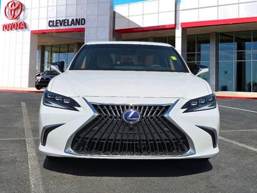 2022 Lexus ES 300h Ultra Luxury