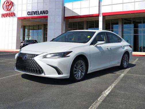 2022 Lexus ES 300h Ultra Luxury