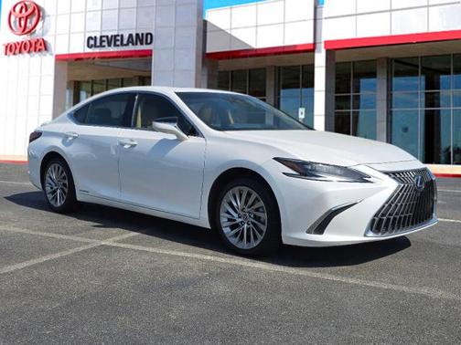 2022 Lexus ES 300h Ultra Luxury