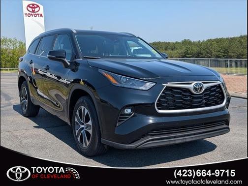 Midnight Black 2023 Toyota Highlander XLE
