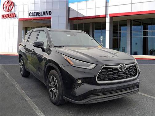 Midnight Black 2023 Toyota Highlander XLE