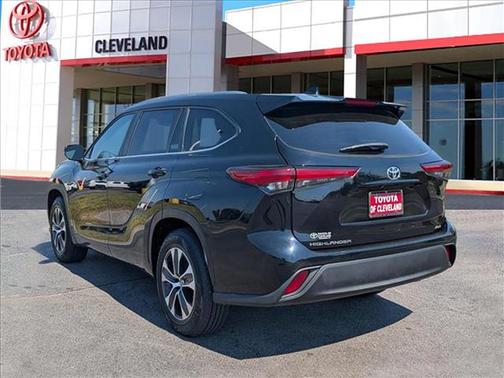 Midnight Black 2023 Toyota Highlander XLE