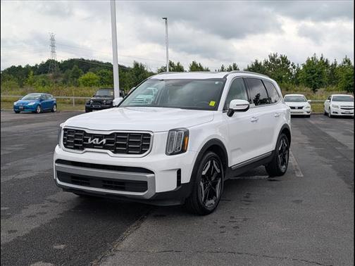 Glacial White Pearl 2023 Kia Telluride S